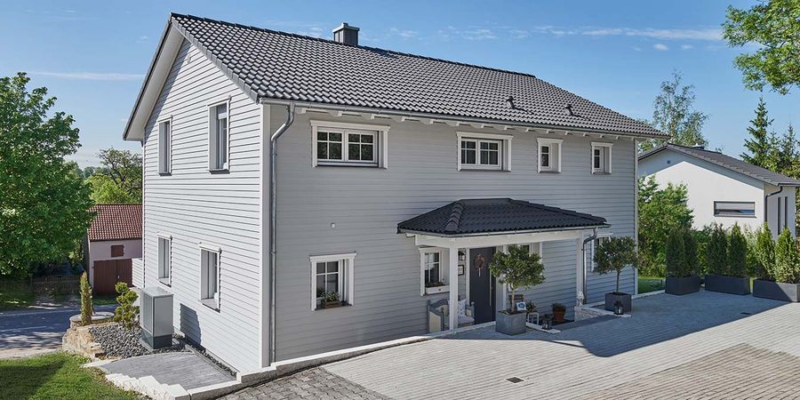 Keitel-Haus "Mühlgraben": Die graue Fassade hebt das Haus von den umliegenden ab.
