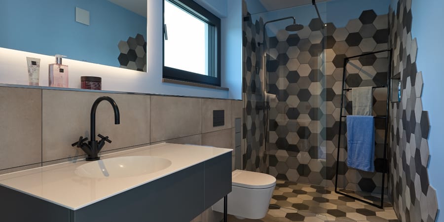 Modernes Badezimmer im Luxhaus core