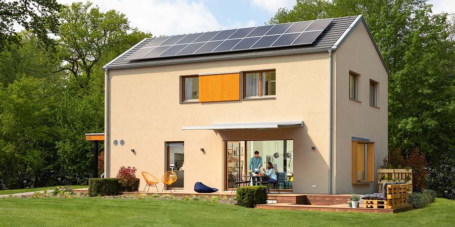 WeberHaus Musterhaus sunshine Außenansicht Einfamilienhaus mit Terrasse