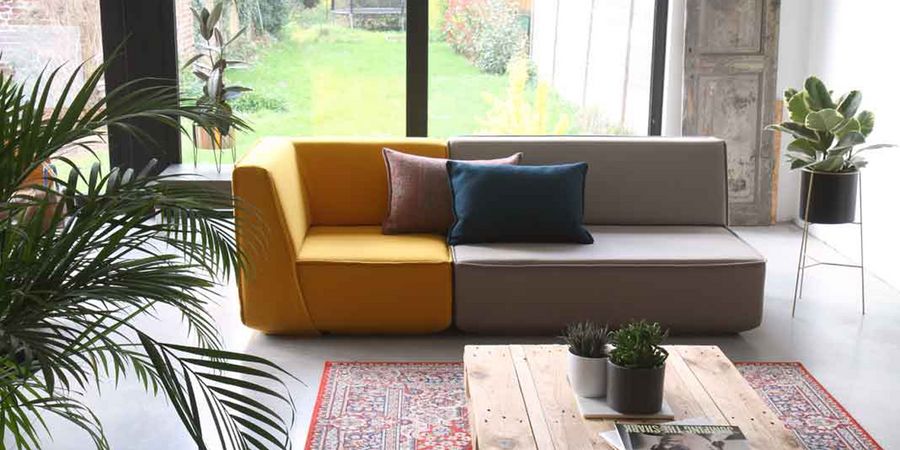 Wohnzimmer Couch mit Teppich