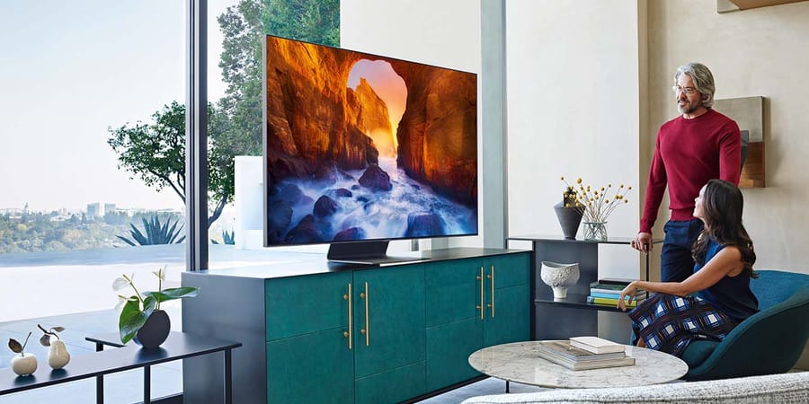 QLED Fernseher Samsung im Ambiente-Modus.