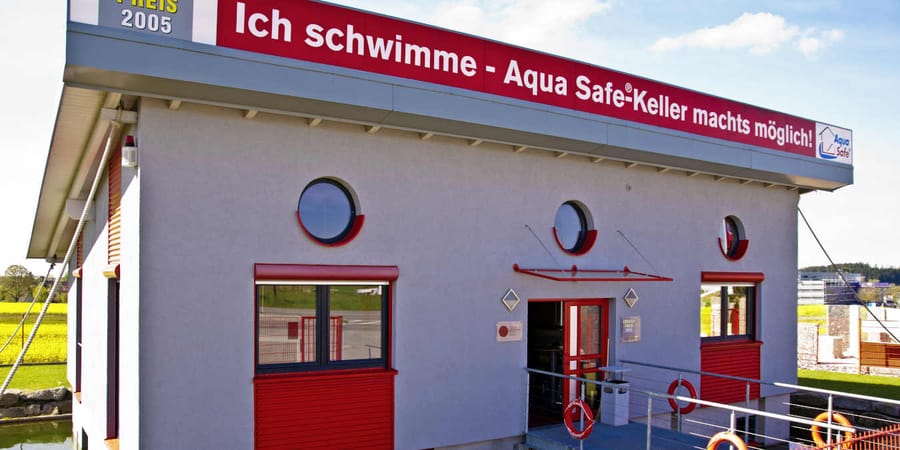 Schwimmendes Haus dank AquaSafe®-Fertigkeller