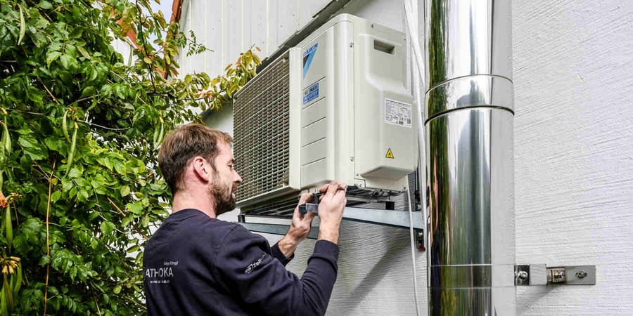 Einbau Klimaanlage: Anschluss des Außengeräts