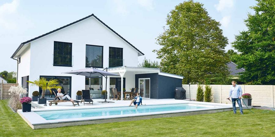 Einfamilienhaus mit Garten und Pool