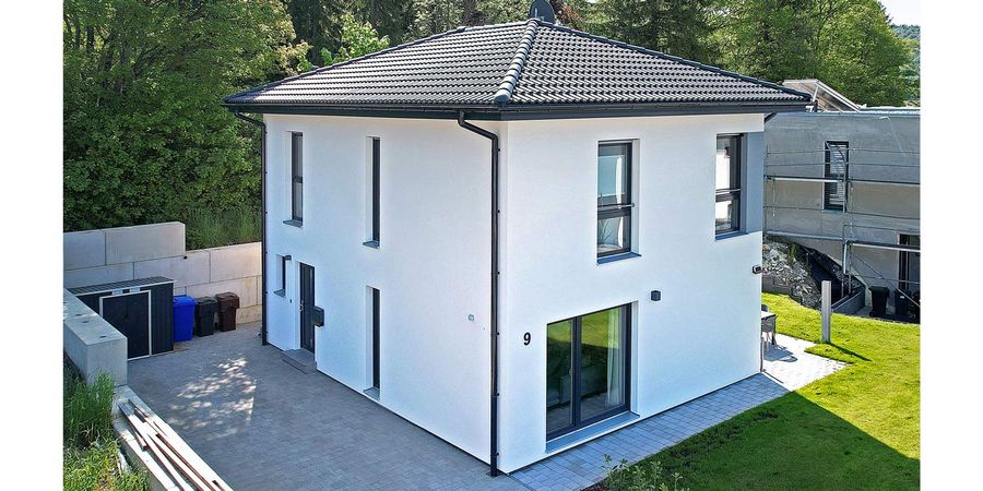 kompaktes Haus mit klarer Architektur