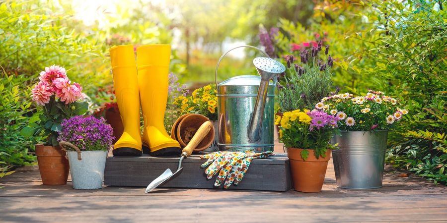 Gartengeräte für die Gartenpflege