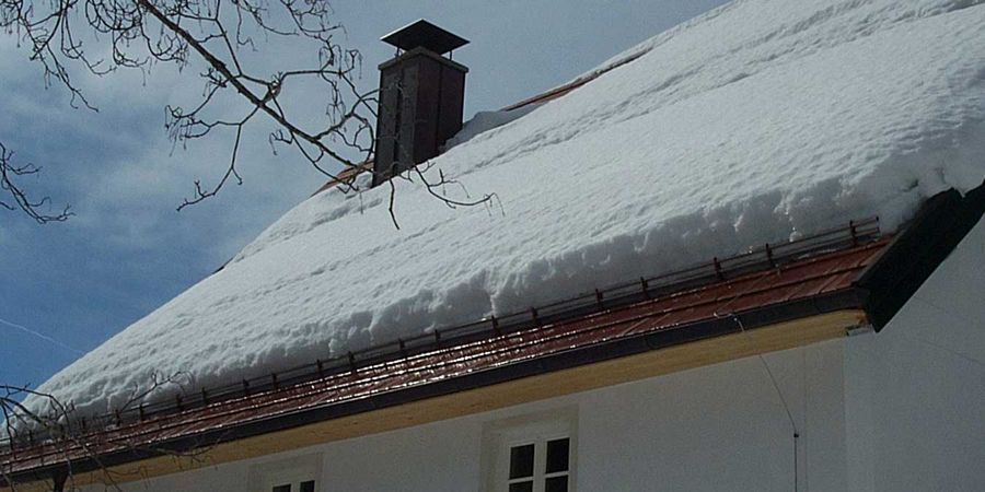 Dach Schneeschutz bei hoher Schneelast