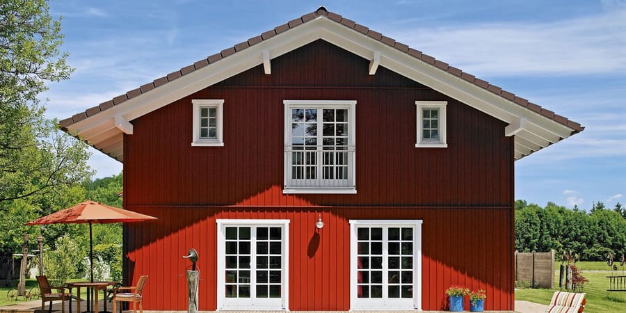 Schwedenhaus in Rot mit Satteldach