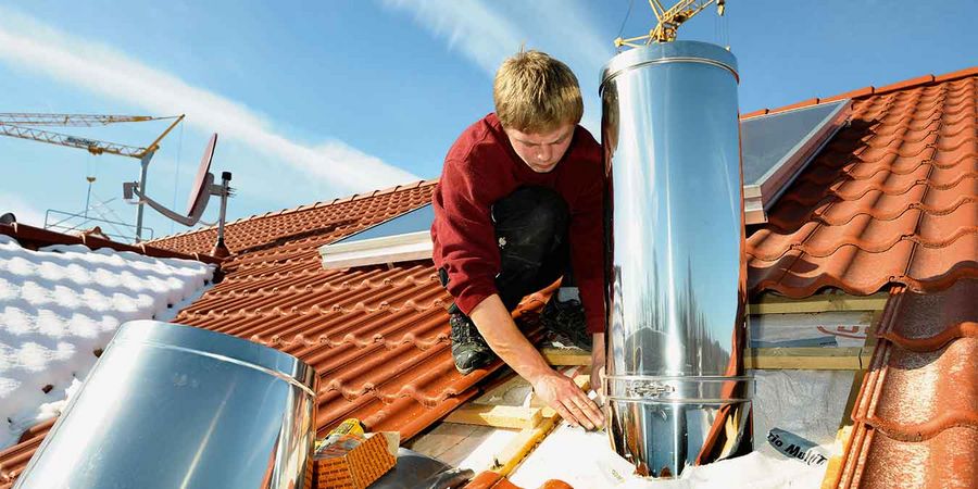 Schornstein nachträglich einbauen: Dachdurchführung