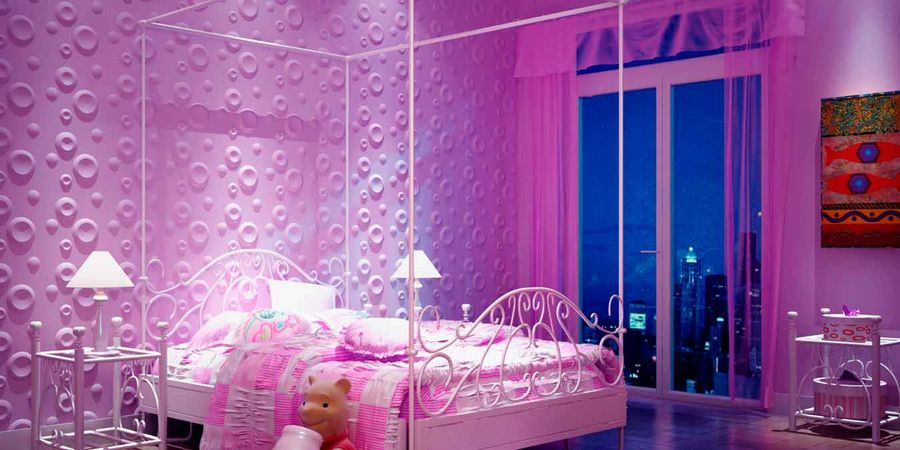 Pinkes Kinderzimmer mit 3D-Wandpaneelen zur Wandgestaltung